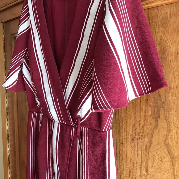 Lovers + Friends Burgundy Striped Short Sleeve Surplice Dress Small - Picture 5 of 12